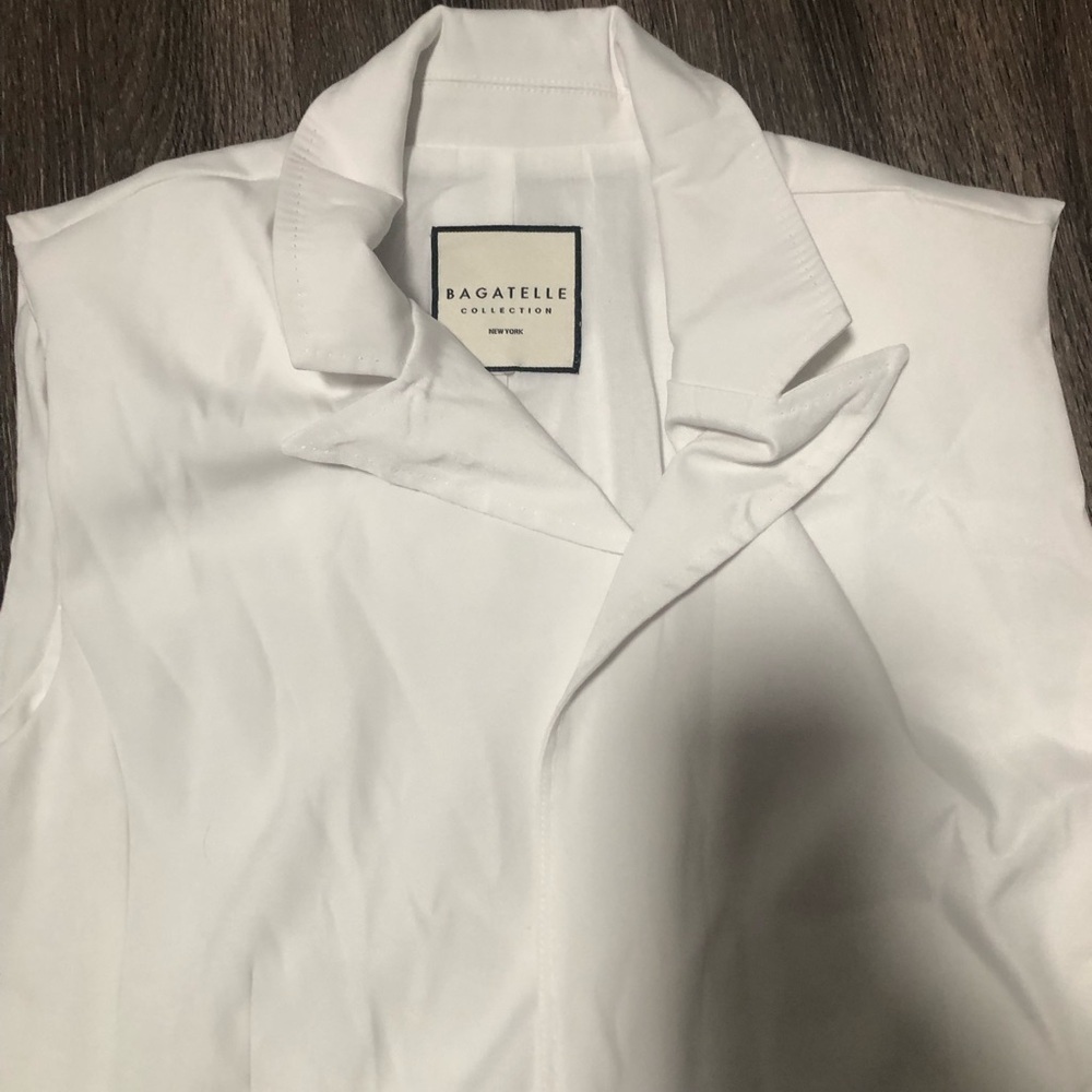 Bagatelle Collection White Sleeveless Button-Up Vest - Picture 4 of 11